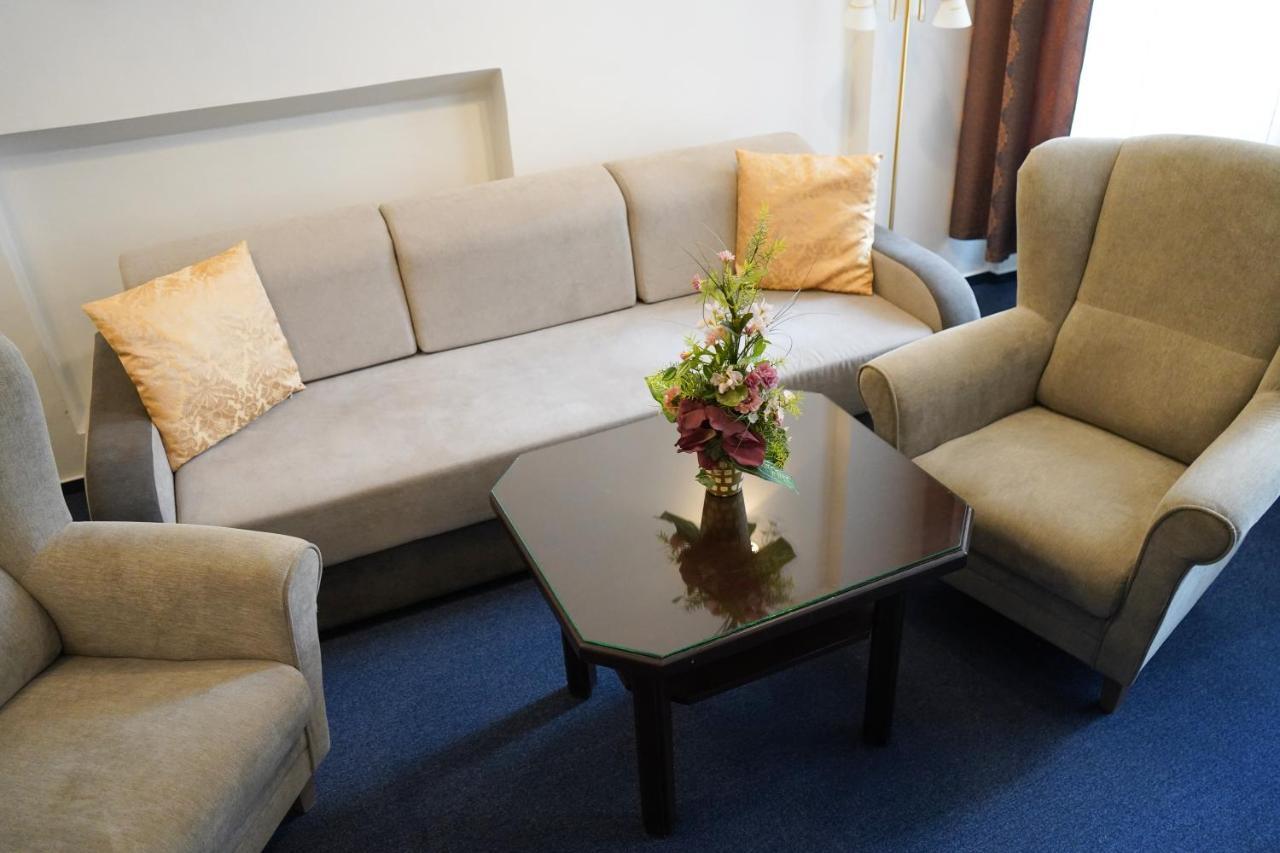Ea Apartmany Mozart Карлові Вари Екстер'єр фото