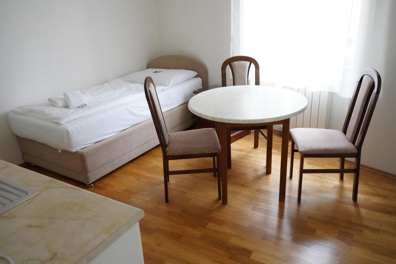 Ea Apartmany Mozart Карлові Вари Екстер'єр фото